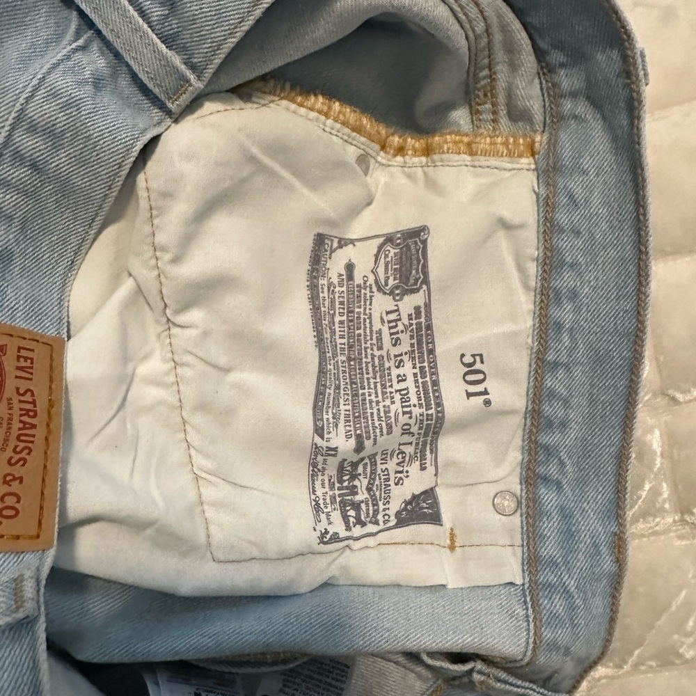 Levi’s 501 button fly straight leg boyfriend fit Jeans size 33W/30L - Picture 5 of 6